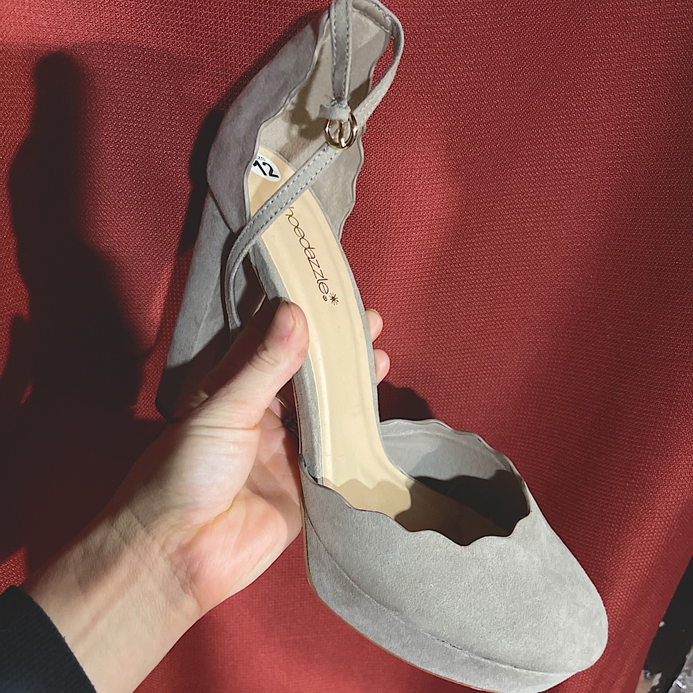 Shoe dazzle size12 5” block heel formal pumps